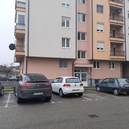 Jermenska Apt. 公寓 比耶利纳