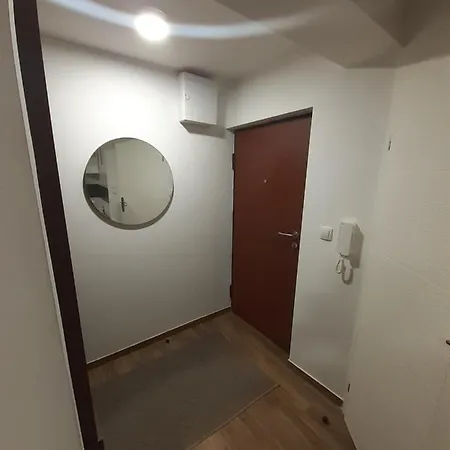 Jermenska Apt.